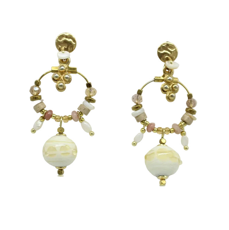 Boucles d'oreilles créoles pampilles nacre et murano ivoire beige