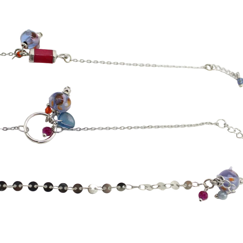 Ensemble de 3 Bracelets fins Bracelet fin en chaîne d'acier argenté orné d'un  bouquet de pampilles colorées et une perle en verre de Murano bleue