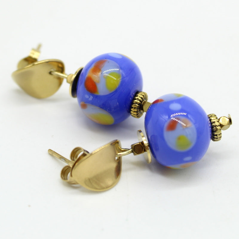 Boucles d'oreilles puce ondulée perle Murano bleue Sillage